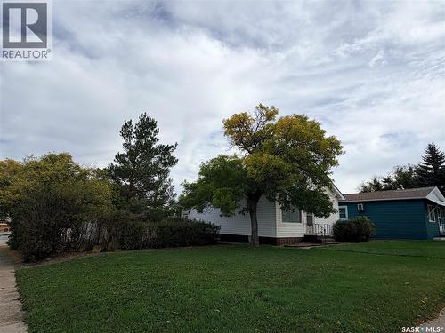 203 4Th Avenue E, Assiniboia, SK 