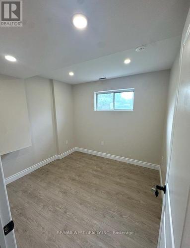 LOWER - 1 TREELAWN TERRACE , Brantford, Ontario N3R 3P5 5