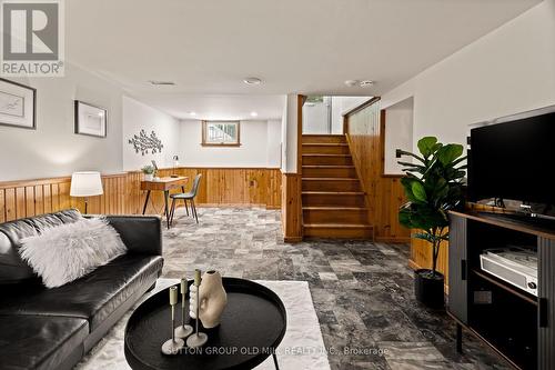 1372 Islington Avenue, Toronto, ON 