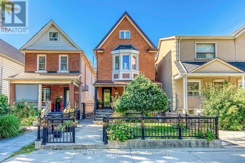 396 Bartlett Avenue N, Toronto, ON 