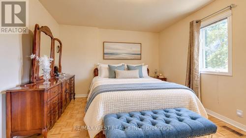 396 Bartlett Avenue N, Toronto, ON 
