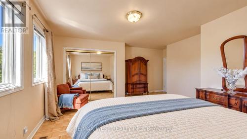 396 Bartlett Avenue N, Toronto, ON 