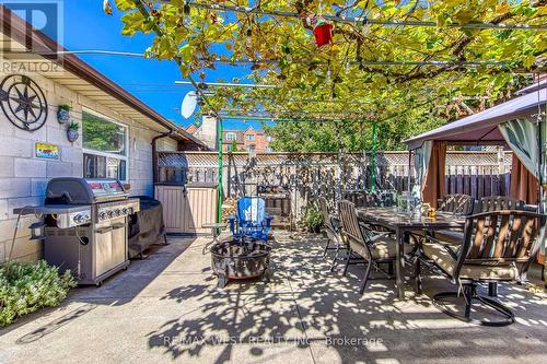396 Bartlett Avenue N, Toronto, ON 
