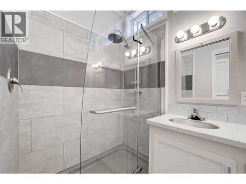 Main Bathroom - 1383 Silver Sands Road Unit# 68, Sicamous, BC 