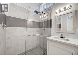 Main Bathroom - 