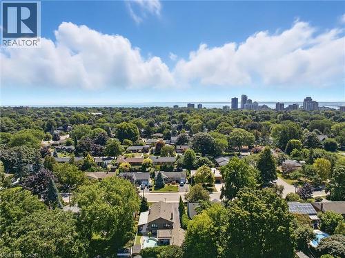 Expansive neighborhood with abundant mature trees and residential properties - 2209 Ghent Avenue, Burlington, ON 