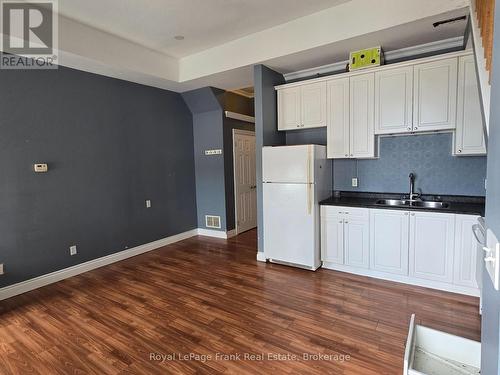 207 - 54 KING STREET E , Clarington (Bowmanville), Ontario L1C 1N3 4