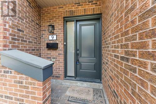 9 - 1160 WALDEN CIRCLE , Mississauga (Clarkson), Ontario L5J 4J9 3