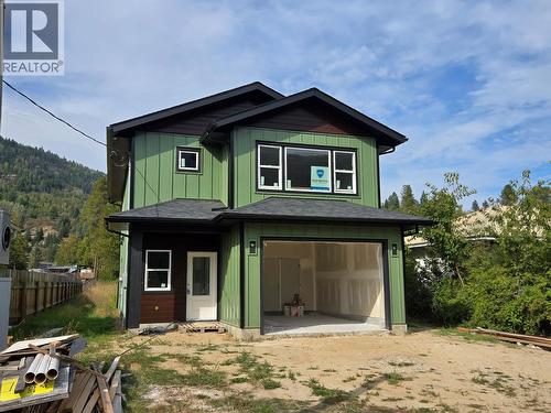 209 12Th Avenue Frontage Road, Genelle, BC 