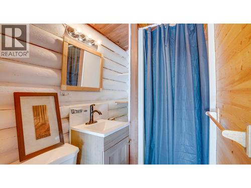 cabin - 3 piece bathroom - 2452 Forest Drive, Blind Bay, BC 