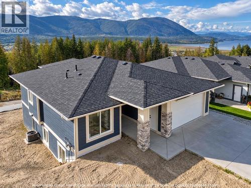 1741 9Th Street Se, Salmon Arm, BC 