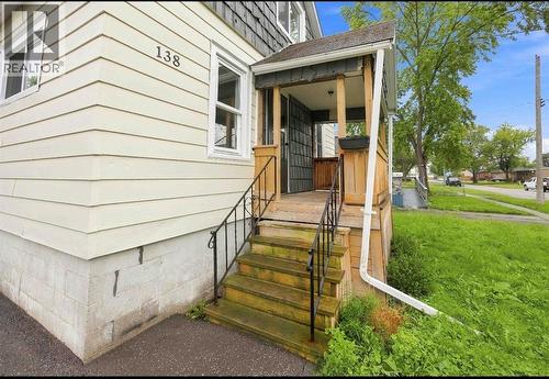 138 SUTTON STREET , Sarnia, Ontario N7T 3S5 5