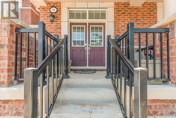 99 HUGUENOT ROAD Oakville, ON L6H 0M3