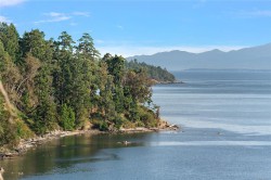 377 Evergreen Lane Sidney Island, BC V8L 5Y9