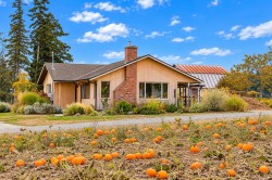 2105 Straitsview Rd Central Saanich, BC V0S 1A0