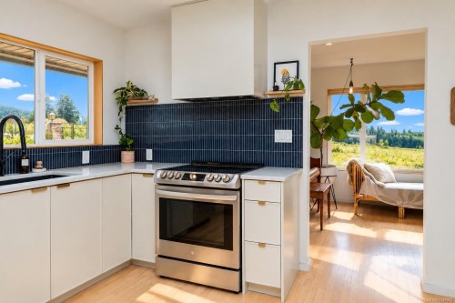 2105 Straitsview Rd, Central Saanich, BC 