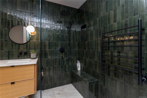2105 Straitsview Rd, Central Saanich, BC 