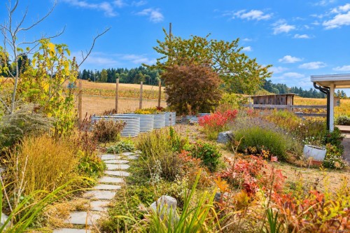 2105 Straitsview Rd, Central Saanich, BC 