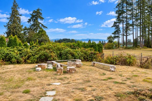 2105 Straitsview Rd, Central Saanich, BC 