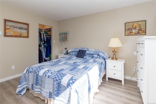 4541 Elk Lake Dr, Saanich, BC 