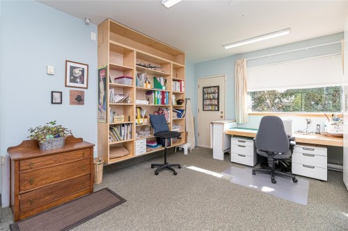 4541 Elk Lake Dr, Saanich, BC 