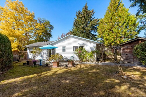 4541 Elk Lake Dr, Saanich, BC 