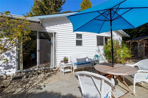 4541 Elk Lake Dr, Saanich, BC 