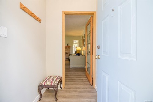4541 Elk Lake Dr, Saanich, BC 