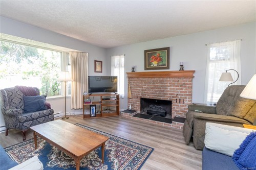 4541 Elk Lake Dr, Saanich, BC 