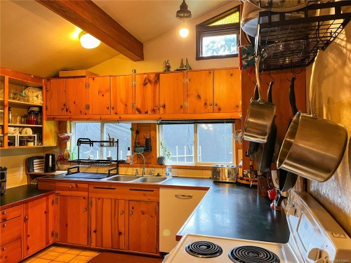 2243 Fearon Rd, Campbell River, BC 