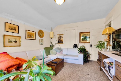 2726 Prior St, Victoria, BC 
