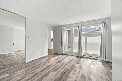 #303-2560 Departure Bay Rd, Nanaimo, BC 