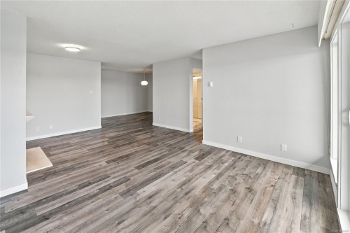 #303-2560 Departure Bay Rd, Nanaimo, BC 