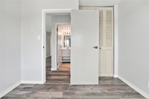 #303-2560 Departure Bay Rd, Nanaimo, BC 