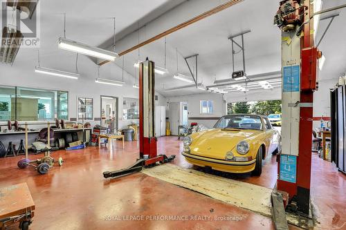 8253 Russell Road, Ottawa, ON 