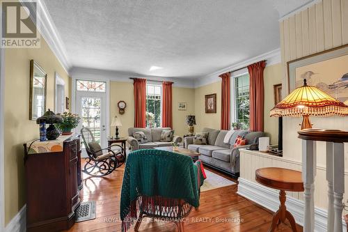 8253 Russell Road, Ottawa, ON 