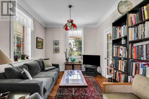 8253 Russell Road, Ottawa, ON 