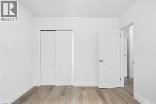 Wood-finish flooring - 49 Beverly Crescent, Welland, ON 