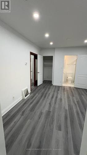 213 QUEEN STREET W , Brampton, Ontario L6Y 1M6 5