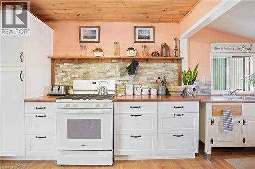 2579 Lakeshore Road, Dunnville, ON 