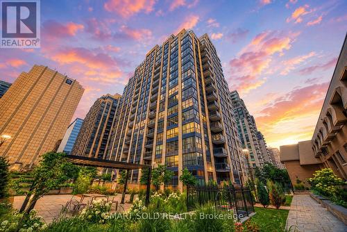 205 - 28 Hollywood Avenue, Toronto, ON 