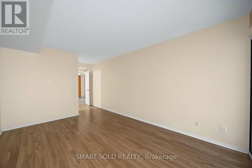 205 - 28 Hollywood Avenue, Toronto, ON 