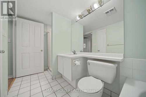 205 - 28 Hollywood Avenue, Toronto, ON 