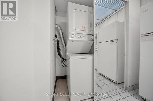 205 - 28 Hollywood Avenue, Toronto, ON 