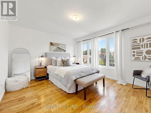 132 Harding Boulevard, Toronto, ON 