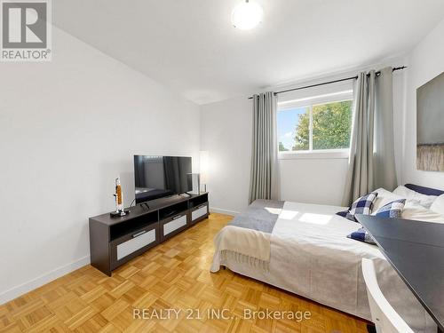 132 Harding Boulevard, Toronto, ON 