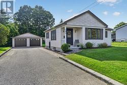 304 OXFORD AVENUE  Brockville, ON K6V 3E2