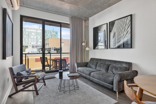 Salon - 611-1575 Rue Gareau, Montréal (Ville-Marie), QC 