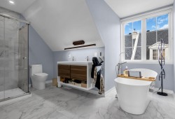 Salle de bains attenante à la CCP - 