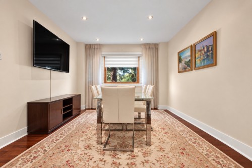 Salle familiale - 955 Ch. St-Clare, Mont-Royal, QC 